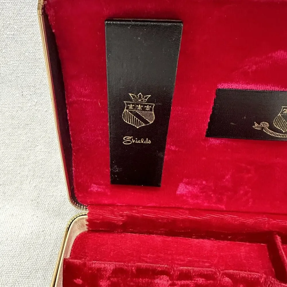 Vintage Shields Men's Accessory Jewelry Case‎ Organizer Faux Leather Red Velvet